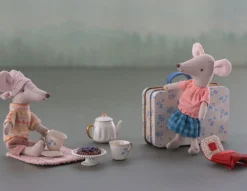 Maileg Afternoon Treat, Mouse - Blue Madelaine* Doll Furniture And Accessories